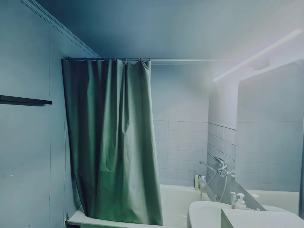 Отдельная комната с фитнес зоной. рядом с метро.