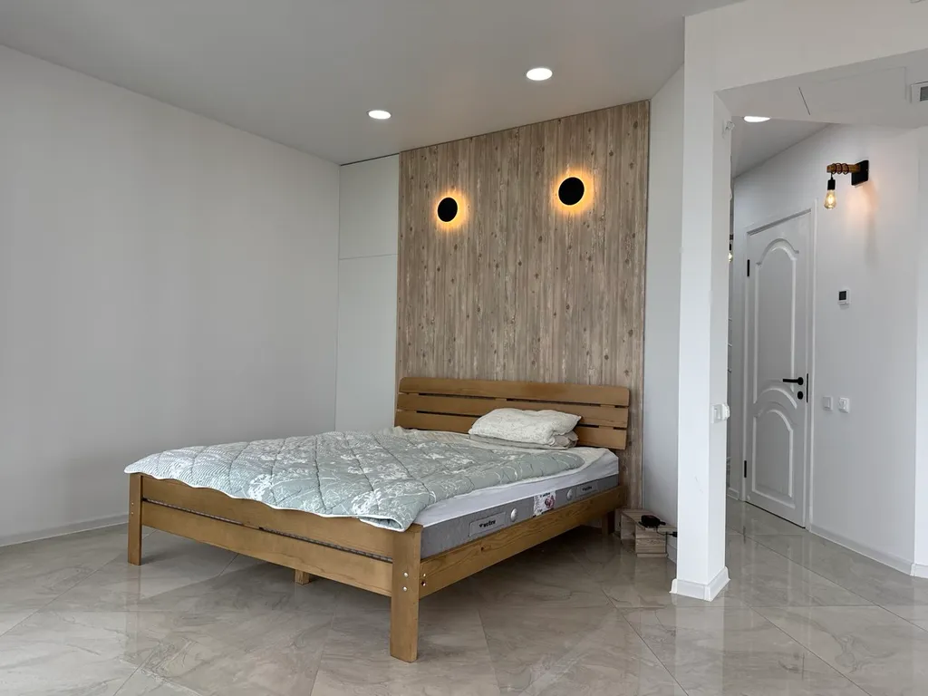 Дизайнерская квартира с прямым видом на море в премиальном комплексе