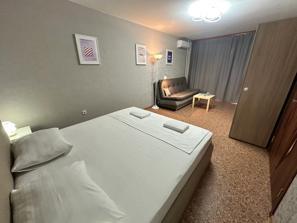 "В Гости!" на Строителей 90Б (1к квартира рядом с Термоленд)