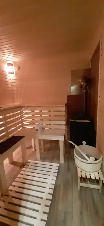 Коттедж с баней на дровах