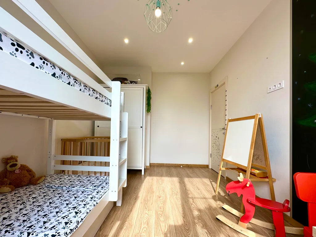 Трёхкомнатная семейная квартира с детской комнатой