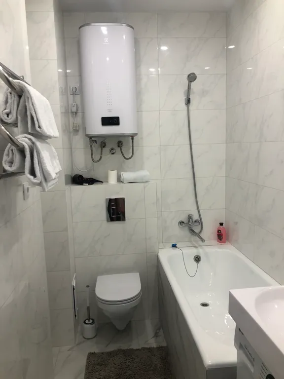 Студия с видом на лес и море