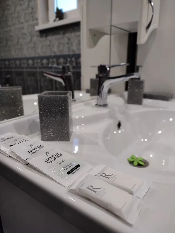 Коттедж Дом с 2 спальнями и кухней -гостиной — Надевицы