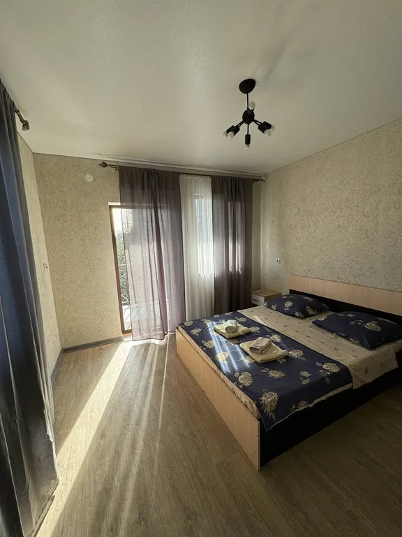 Квартира Квартира Двухместный номер с двуспальной кроватью и ванной комнатой — Гагра