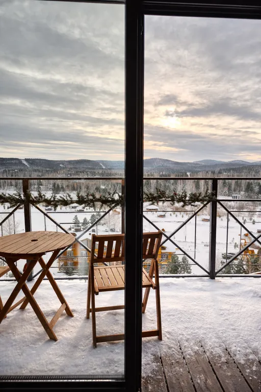 С потрясающим видом с 8 этажа, наслаждайся видом не вставая с кровати