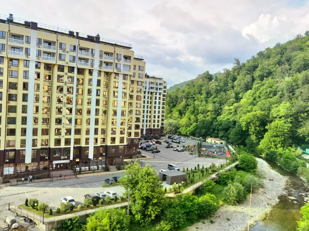 Уютная квартира с балконом и видом на горы, кватро 119