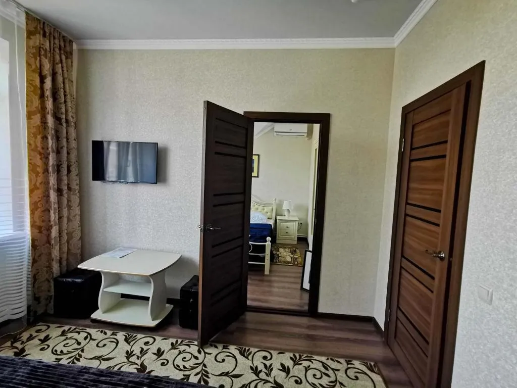 Семейный 2-х комнатный номер с видом на горы