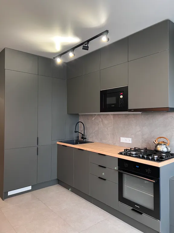 Квартира с современным ремонтом в новом жк в центре городе