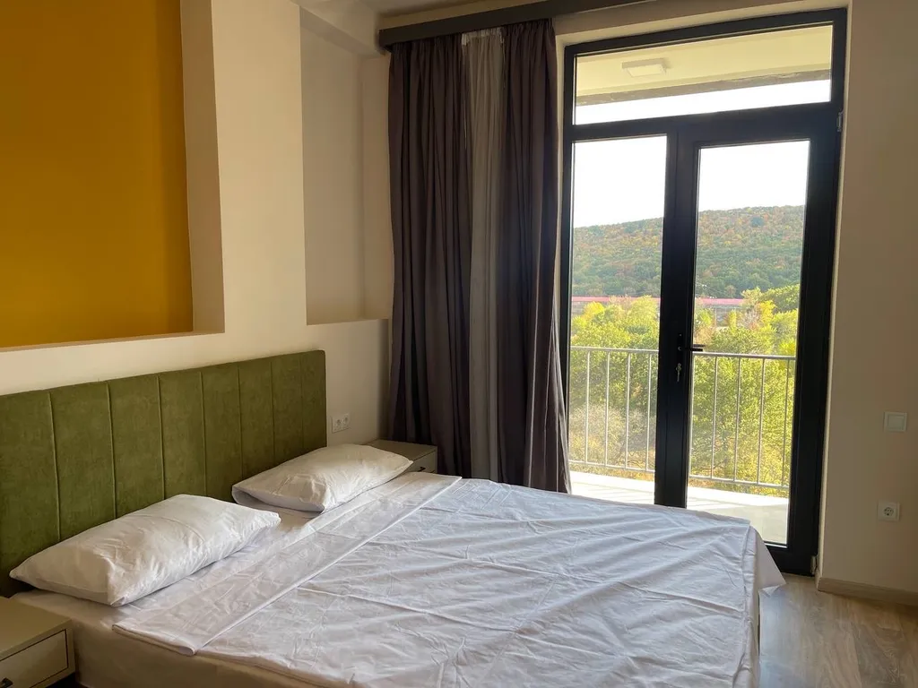 Красивая квартира-студия с видом на горы