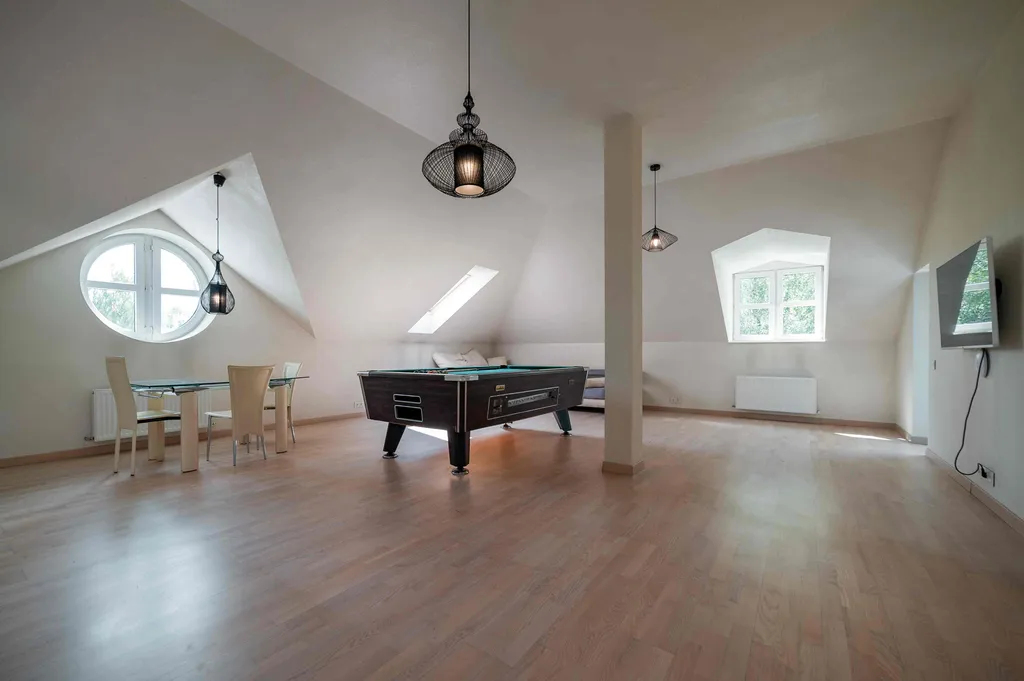 10-комнатный Дом