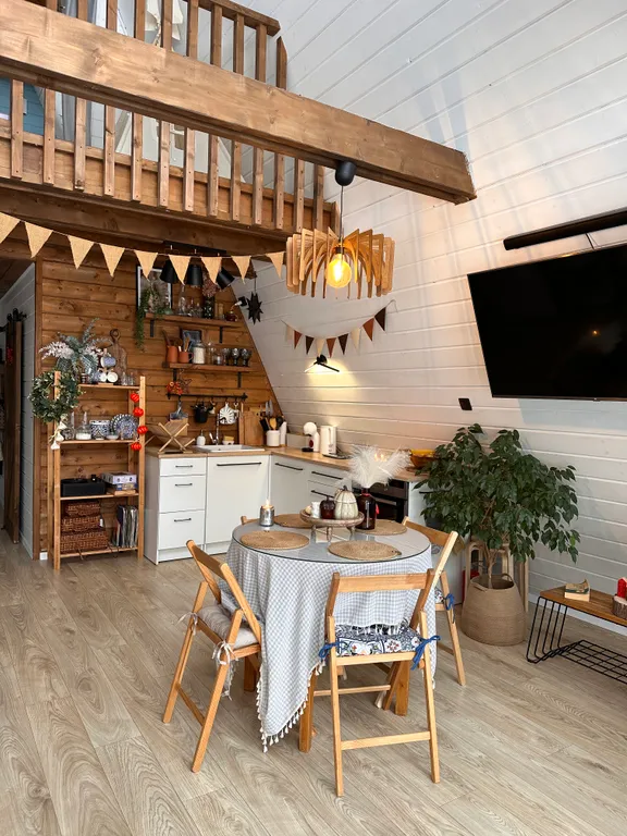 Большой уединенный A-frame в лесу с горячей купелью Фурако