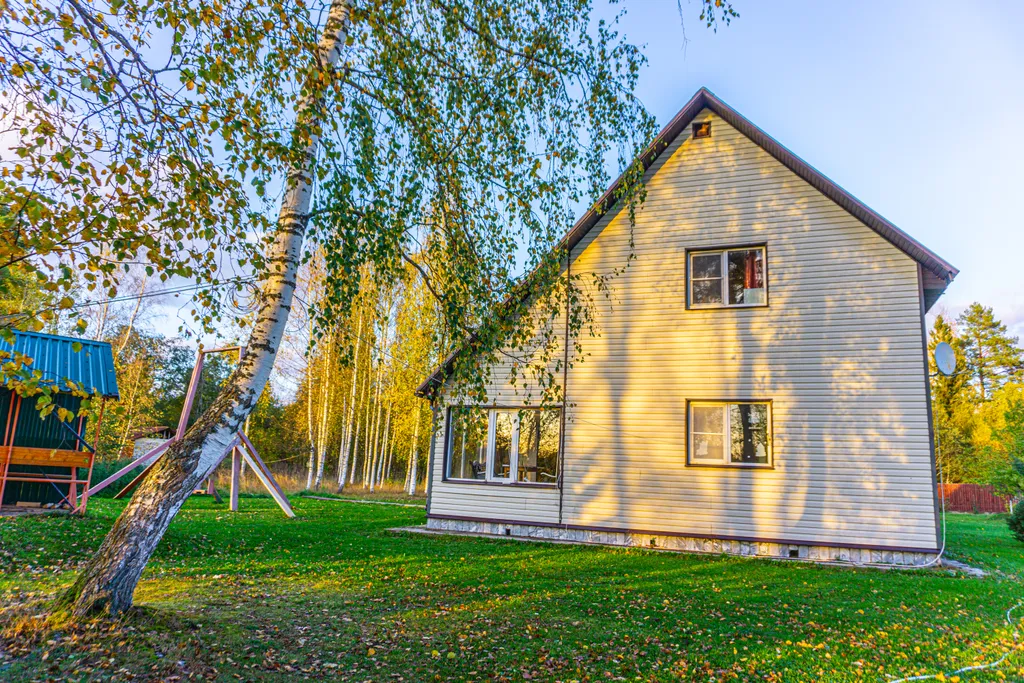 Коттедж Уютный коттедж на берегу реки — Волхов