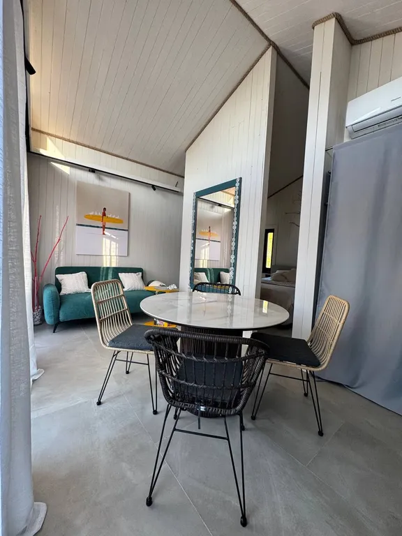 Дом в Абхазии у Черного моря (На волне)