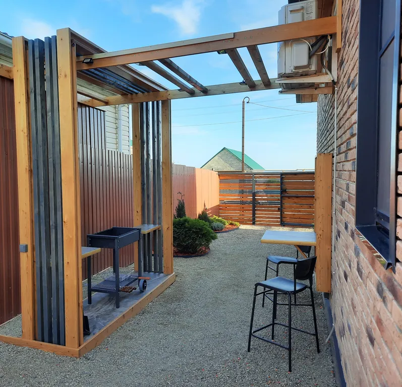 Дом с минибассейном