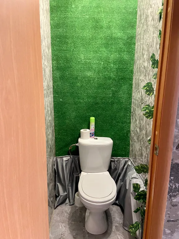 Просторная изумрудная квартирка