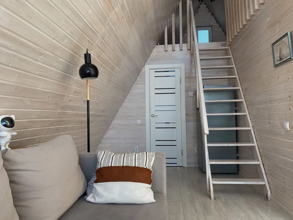 Загородный дом с чаном и панорамным видом на озеро