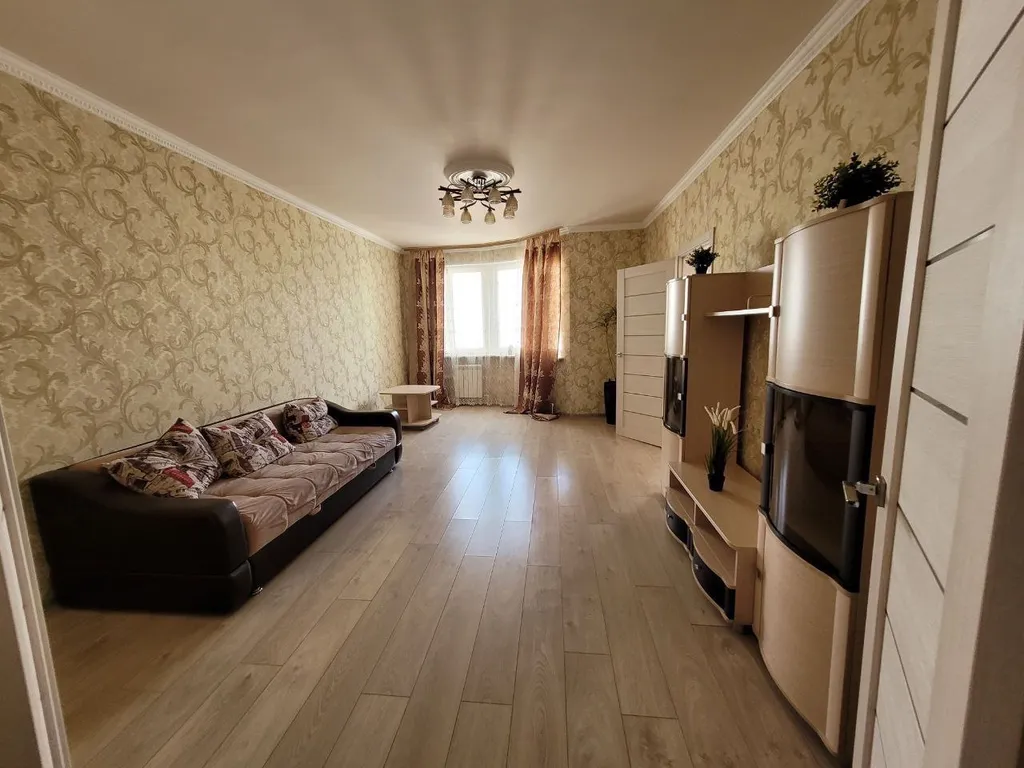 Большая трешка рядом с крокус экспо