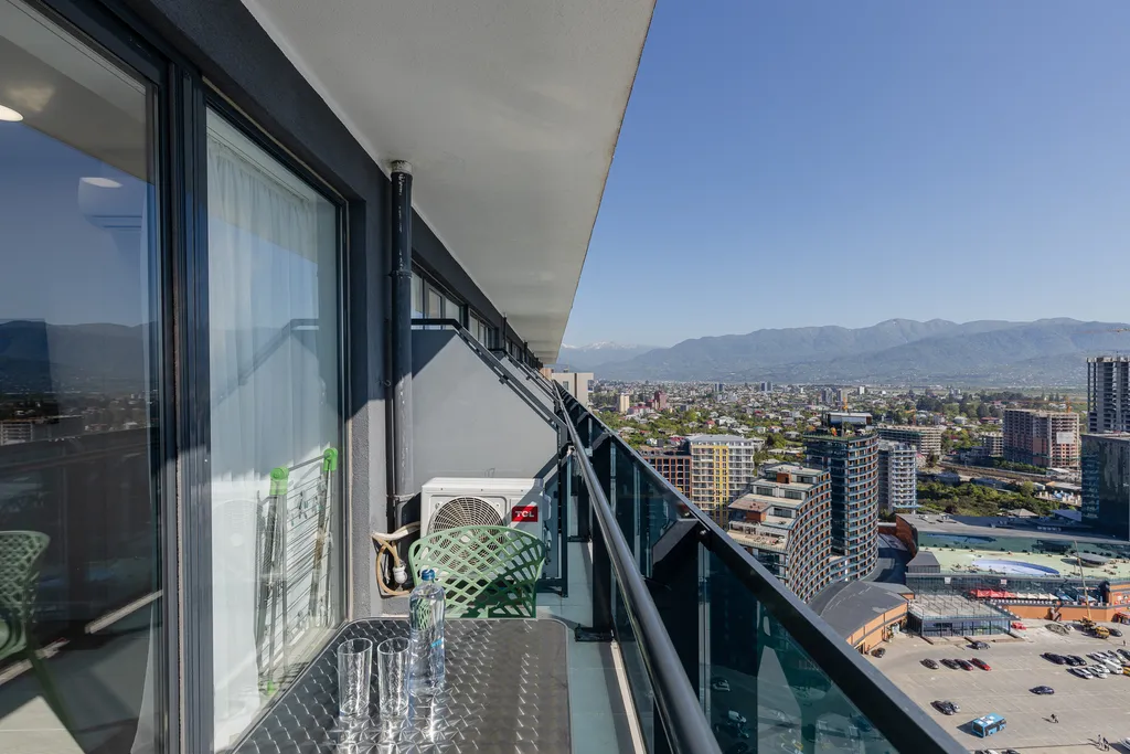 Апартамент студия с видом на море и парк