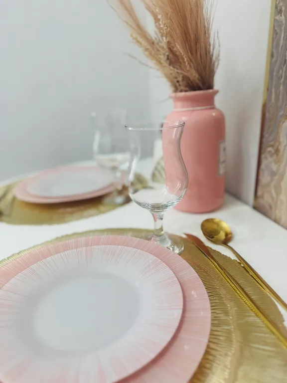 Уютная двухкомнатная квартира с видом на пруд