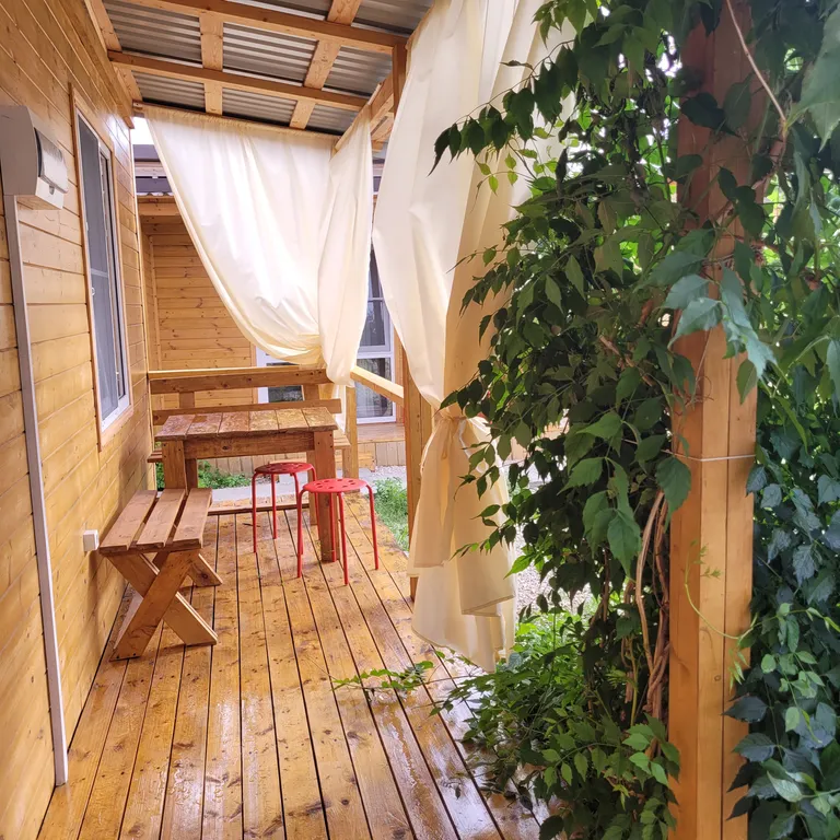 Новый домик 2-комнатный с кухней и террасой на компанию