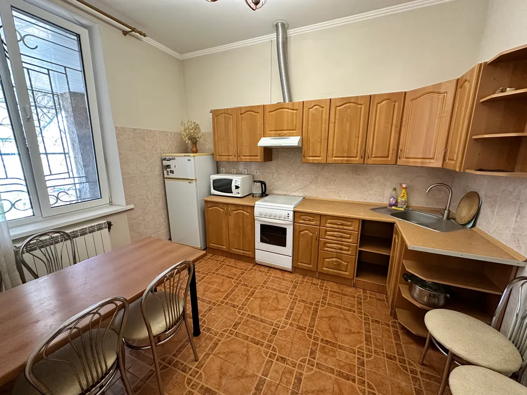 Дом на берегу Черного моря с видом на море