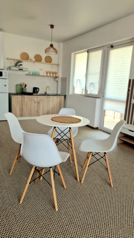 Уютная студия в лесу