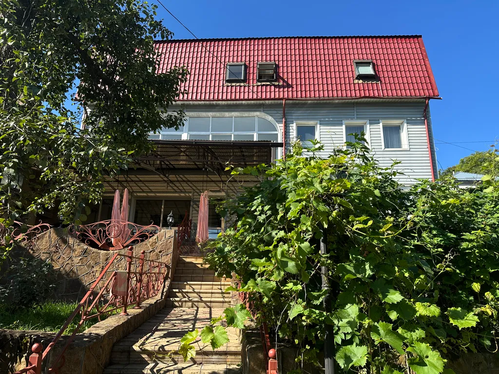 Коттедж Тихий и уютный дом с террасой с видом на горы — аренда посуточно в Кисловодск