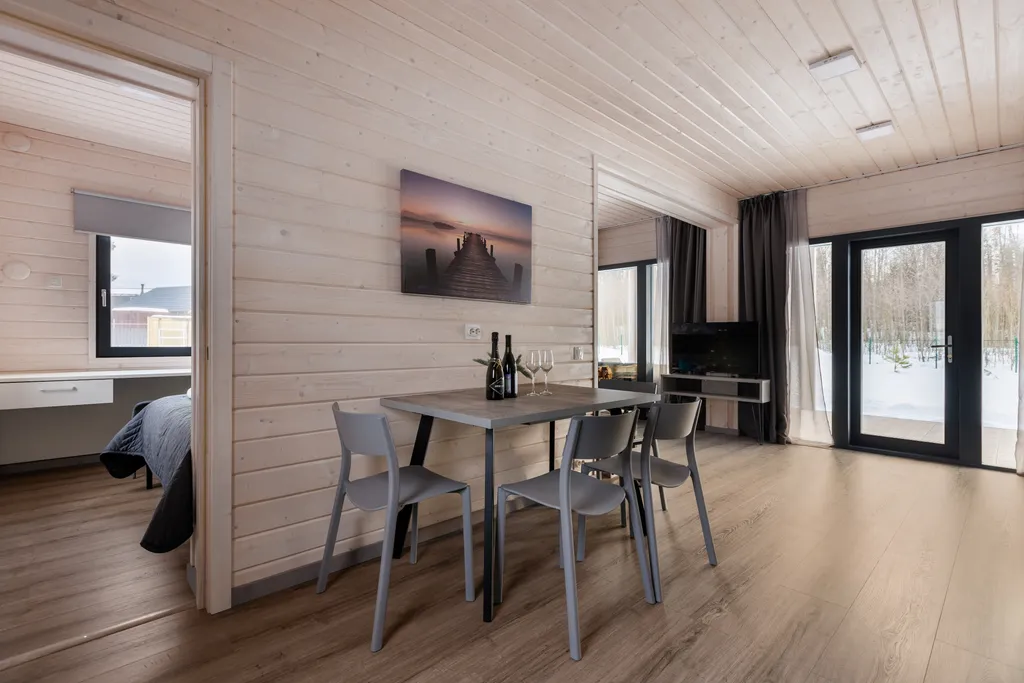 Коттедж Новый комфортабельный дом на берегу лесного озера Маролампи — Стеклянный