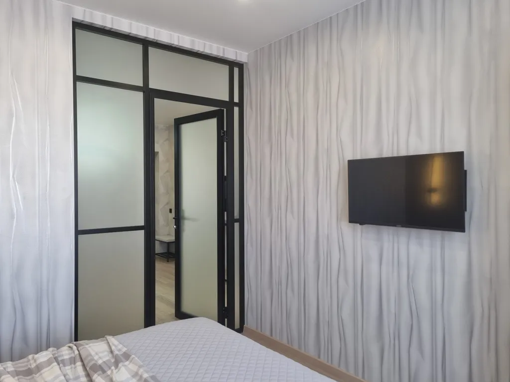 Дизайнерская евро двушка на 17 этаже с панорамным остеклением и видом на город