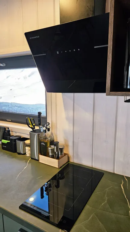 Далеко и надолго