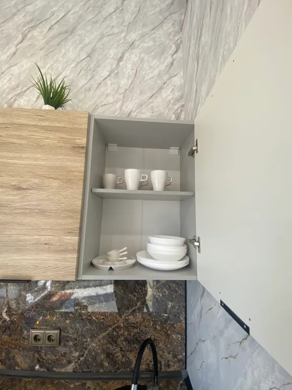 Загородный дом в черте города с озером