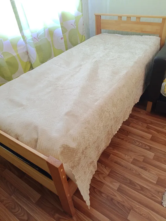 Квартира в новом доме на берегу реки. Парковка свободная.