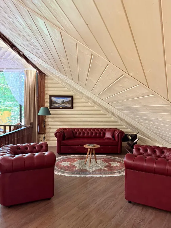 Vip дом с четырьмя спальнями и кухней