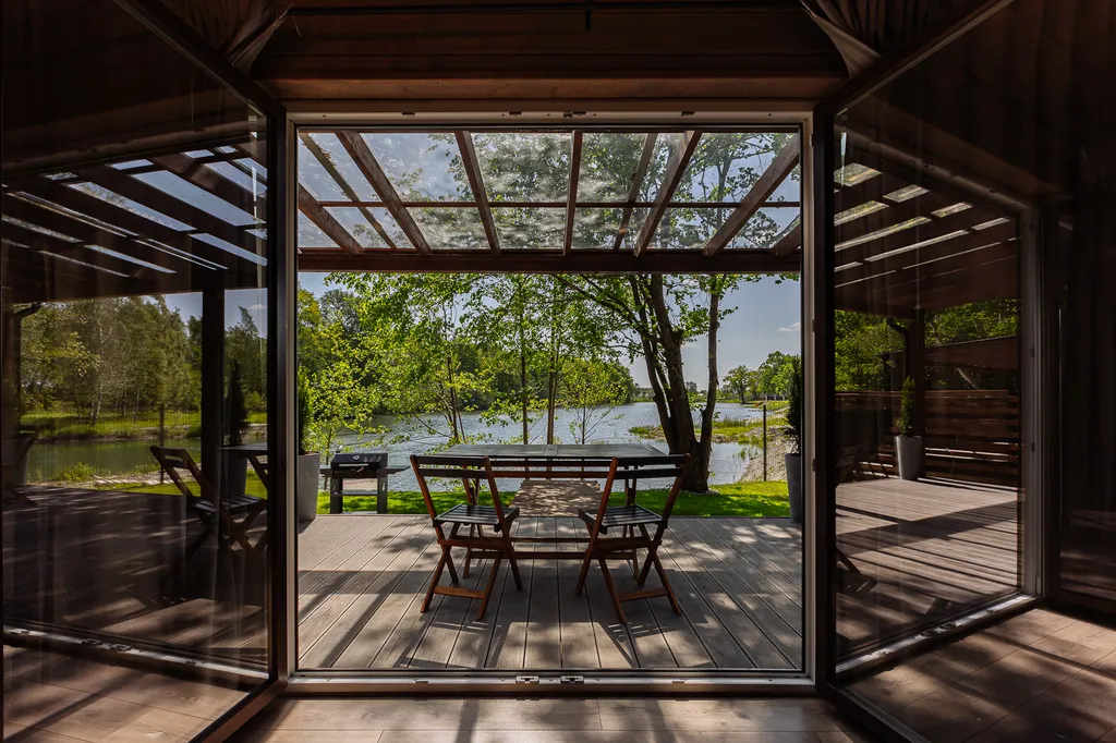 Дом с парилкой на озере