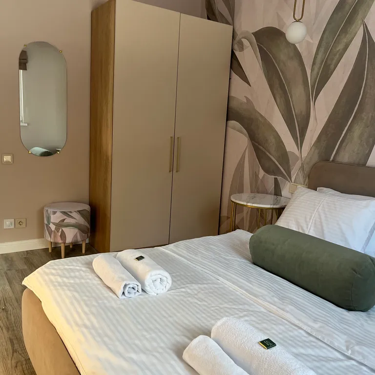 Уютный дом у озера