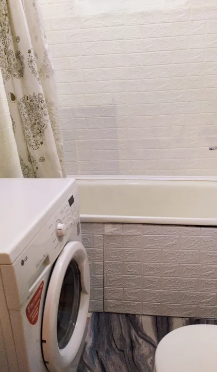 Квартира на площади