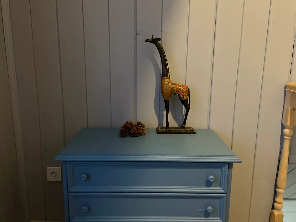 Уютный дом в окружении леса