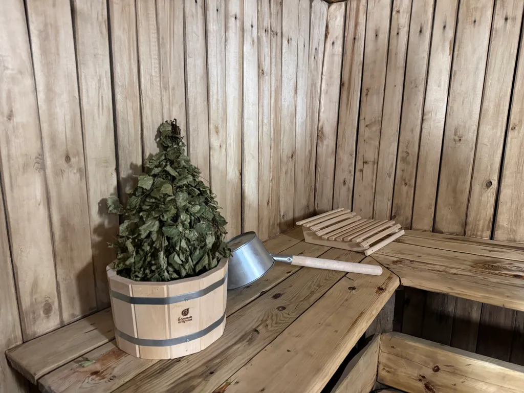 Отдельный уютный бревенчатый дом с баней в Абзаково