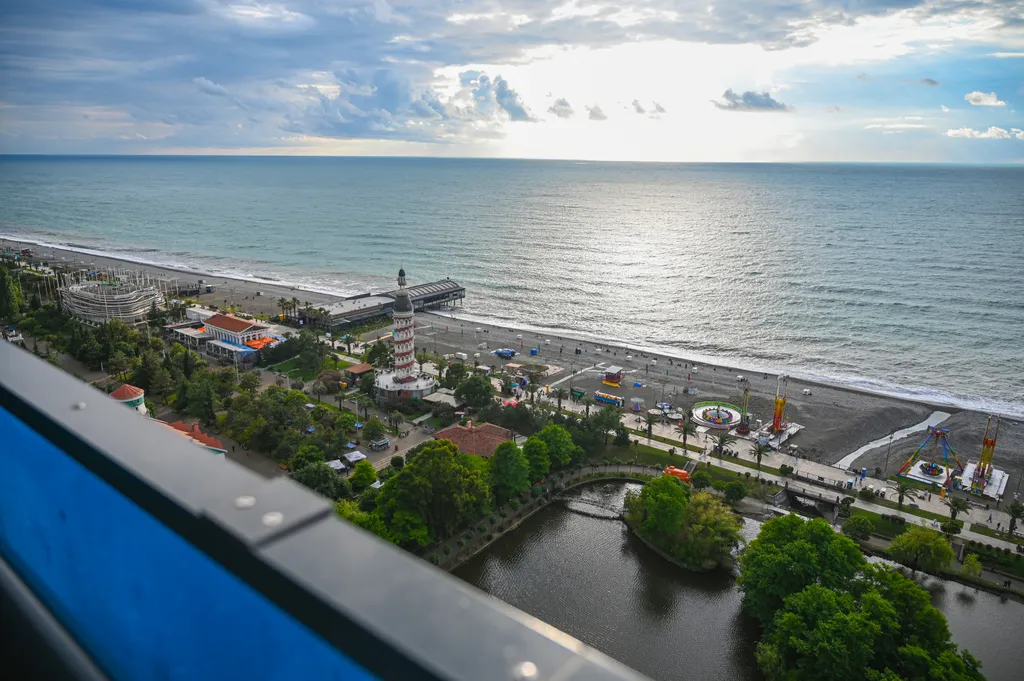 Большая 2+1 с шикарным видом на море и набережную, 22 этаж