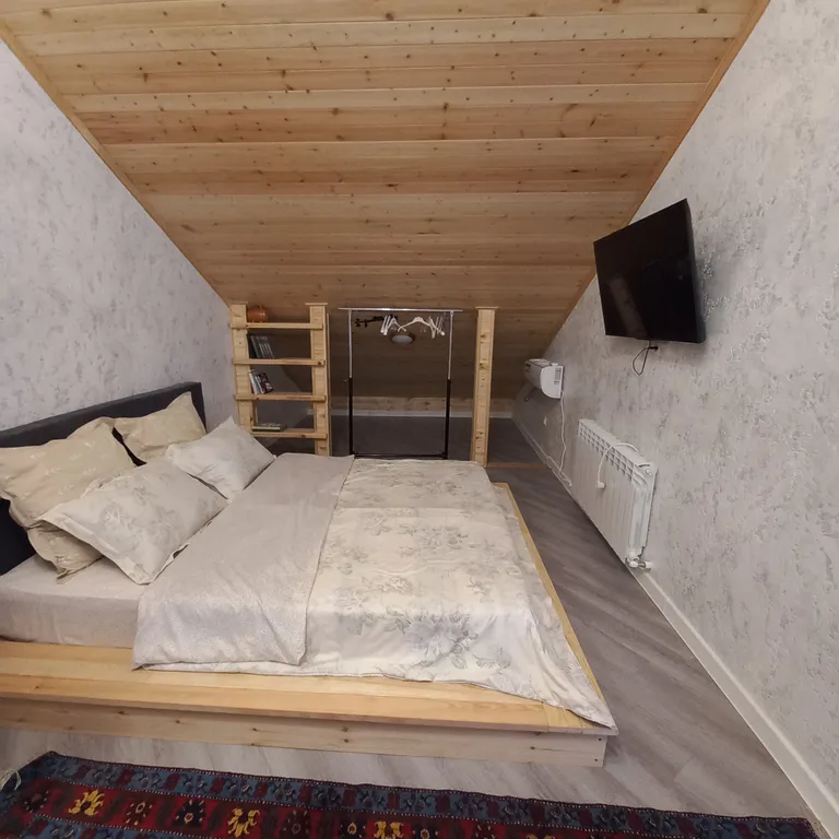 Квартира с балконом на высоте птичьего полета