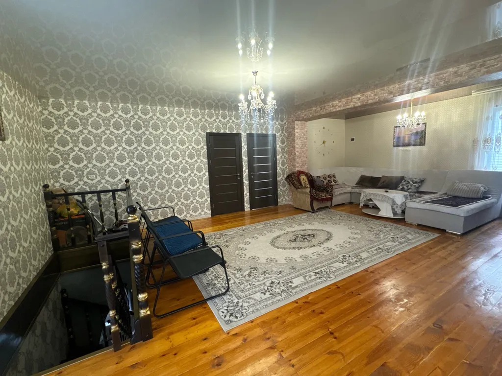 Большой и уютный дом в городе