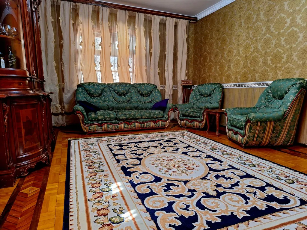 Уютный двухэтажный дом недалеко от моря