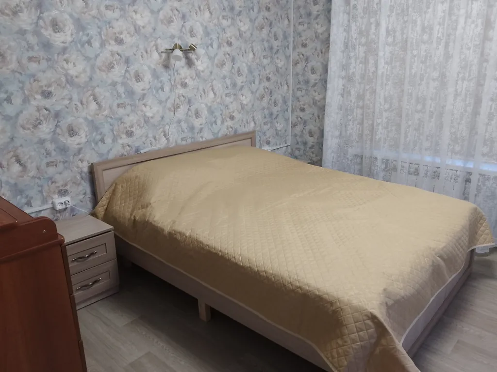 Дом с видом на монастырь