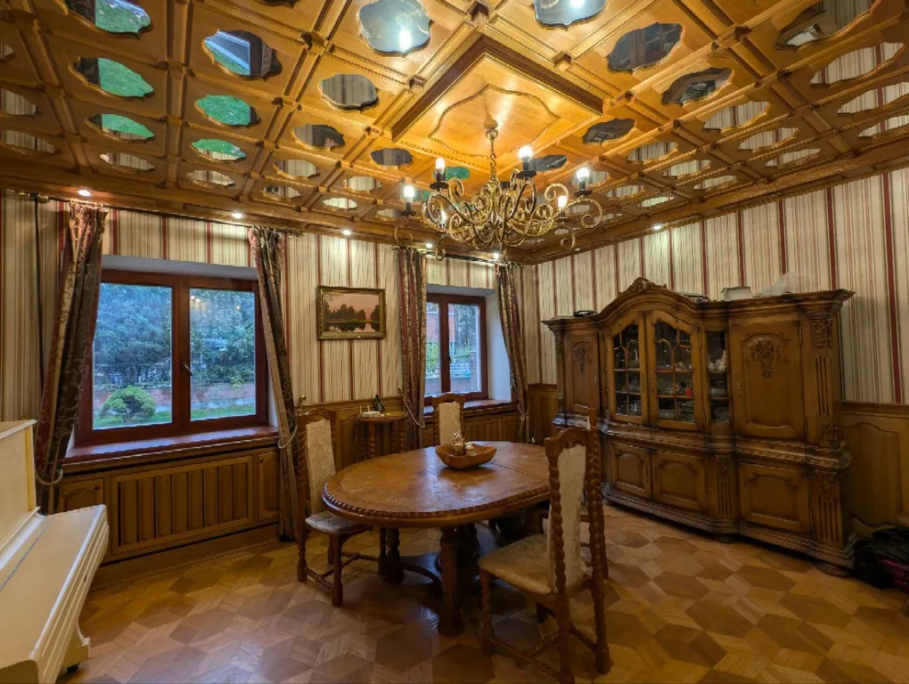 Коттедж с сауной, бассейном и бильярдом в 10 минутах от Минска