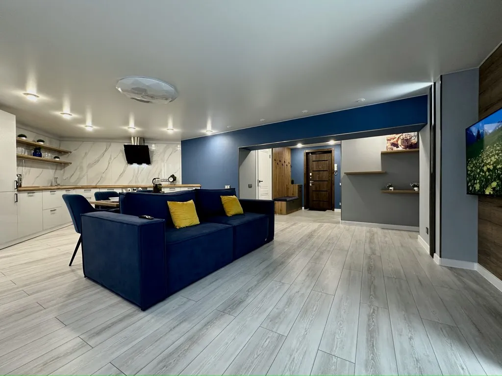 Просторная дизайнерская евродвушка в центре