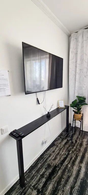 Квартира с большой кроватью, балконом и оплаченными кинотеатрами