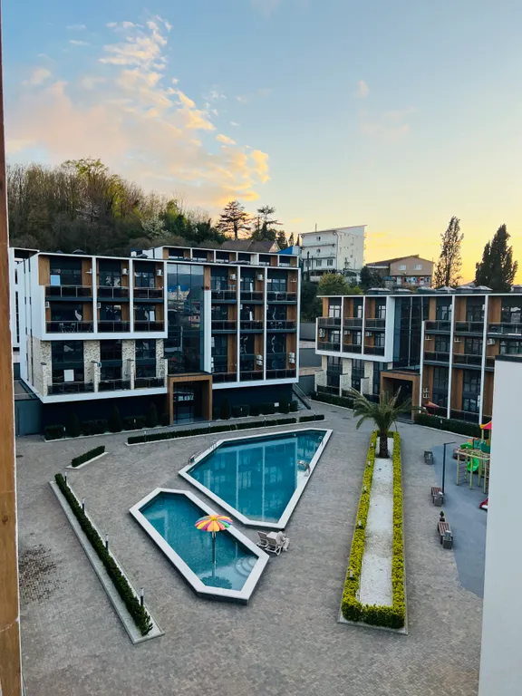 Уютная студия с бассейном