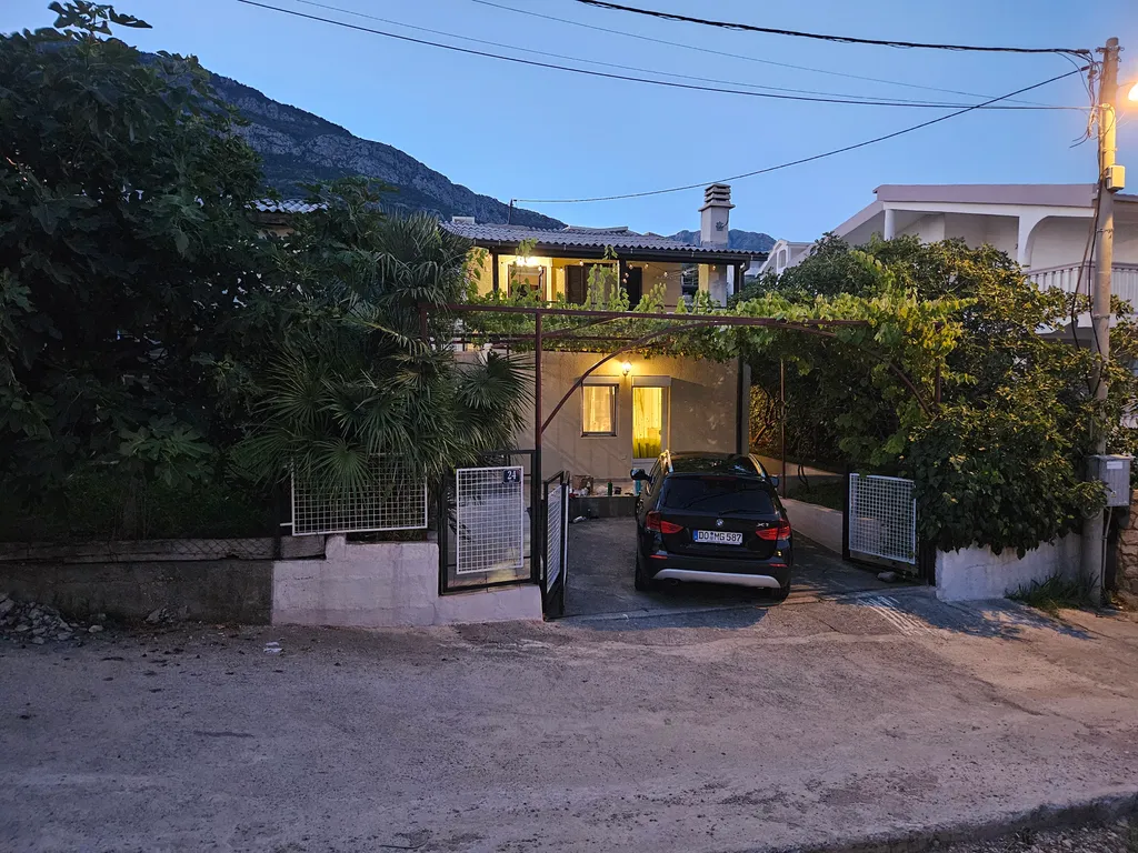 MonteBar2 часть дома на втором этаже с отдельным входом