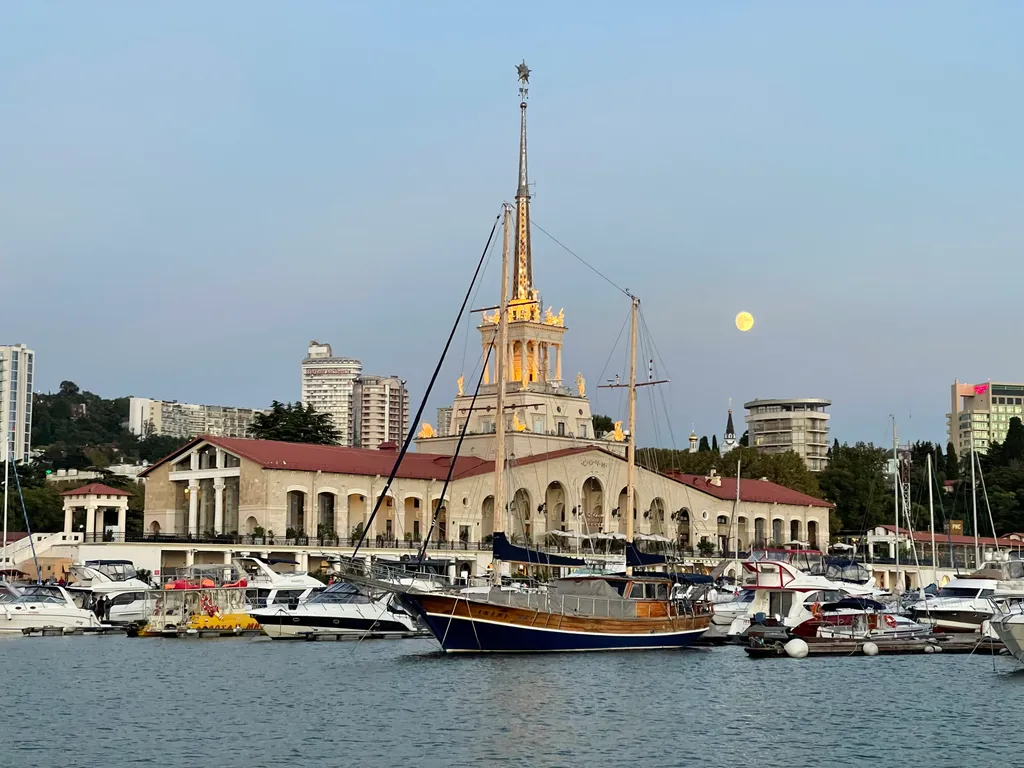 Супер видовая квартира в элитном доме с новым дизайнерским ремонтом