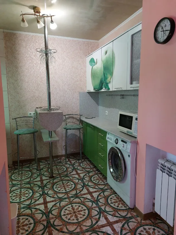 Отдельный дом с двором и беседкой, со всеми условиями